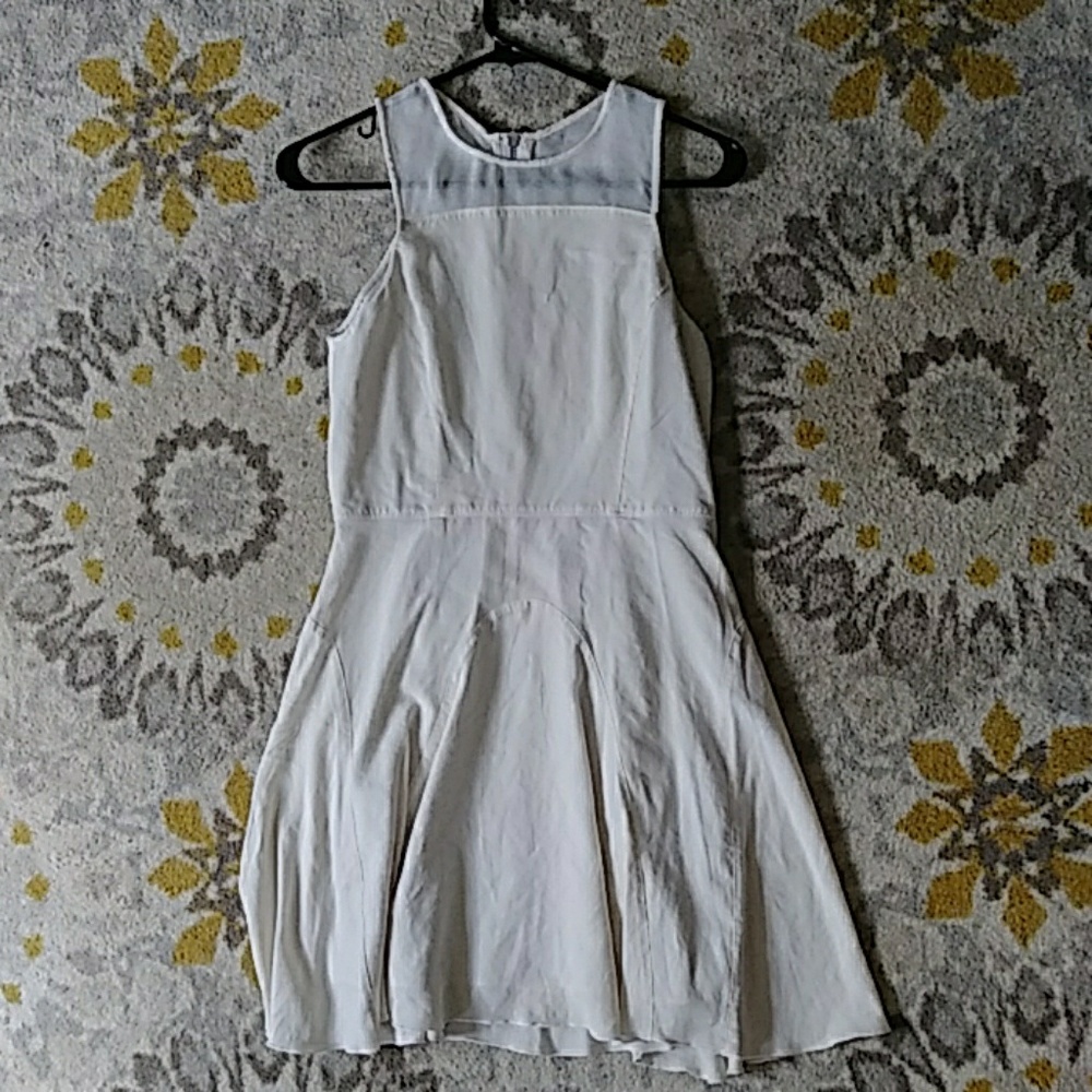 Sexy Off-White Sheer-Back Flowy Dress size Medium
